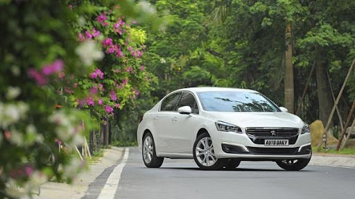 mo-thay-mua-xe-oto nằm mơ thấy mua xe ô tô